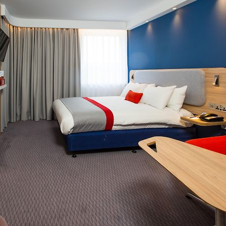 Holiday Inn Express Burton On Trent By Ihg Exterior foto