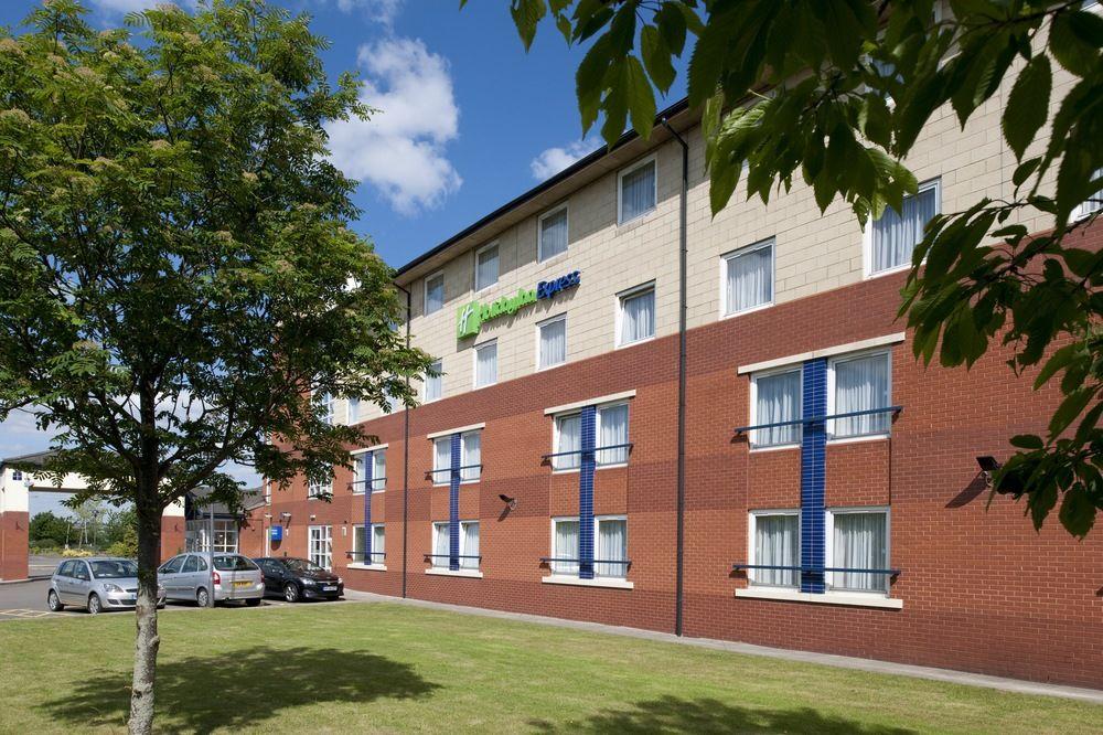 Holiday Inn Express Burton On Trent By Ihg Exterior foto