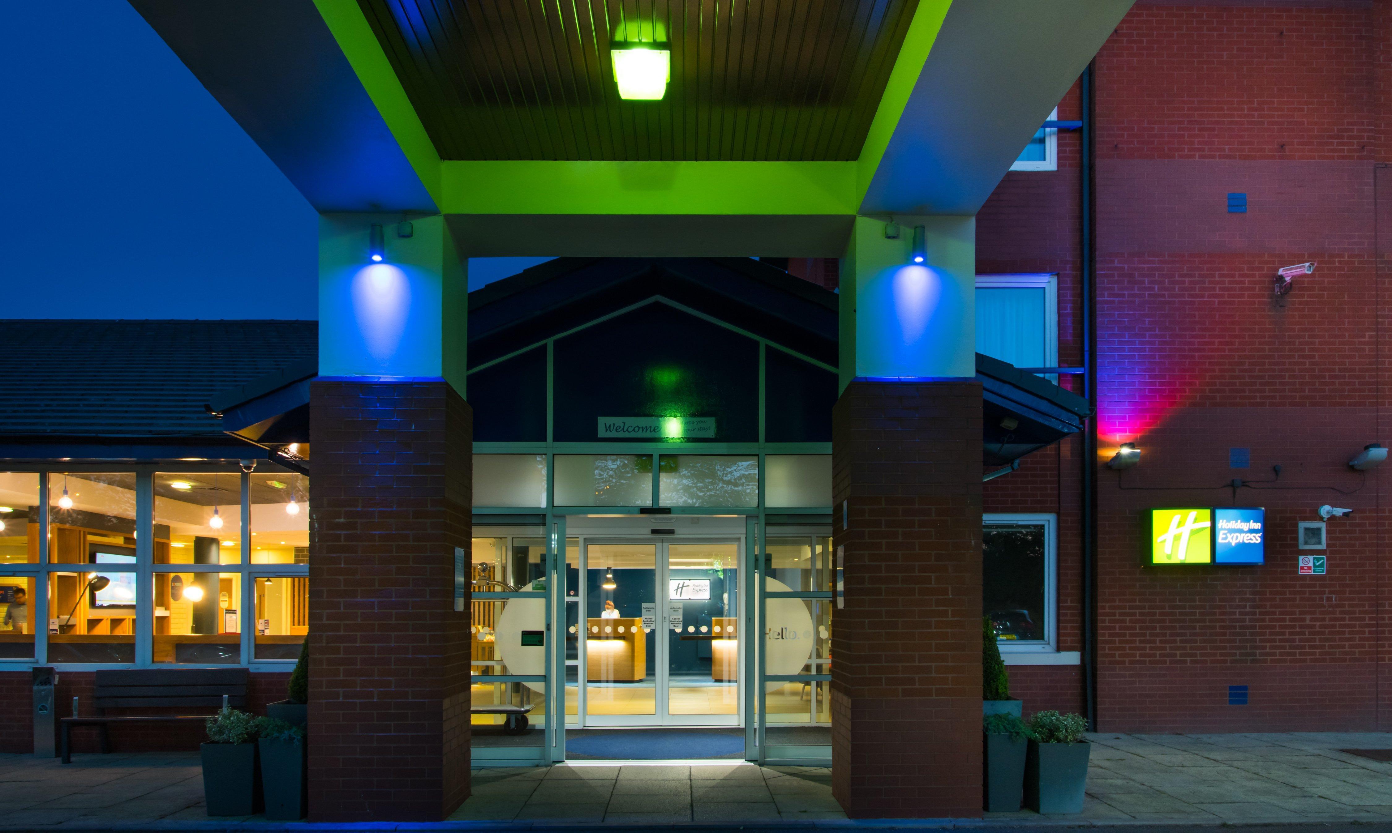 Holiday Inn Express Burton On Trent By Ihg Exterior foto