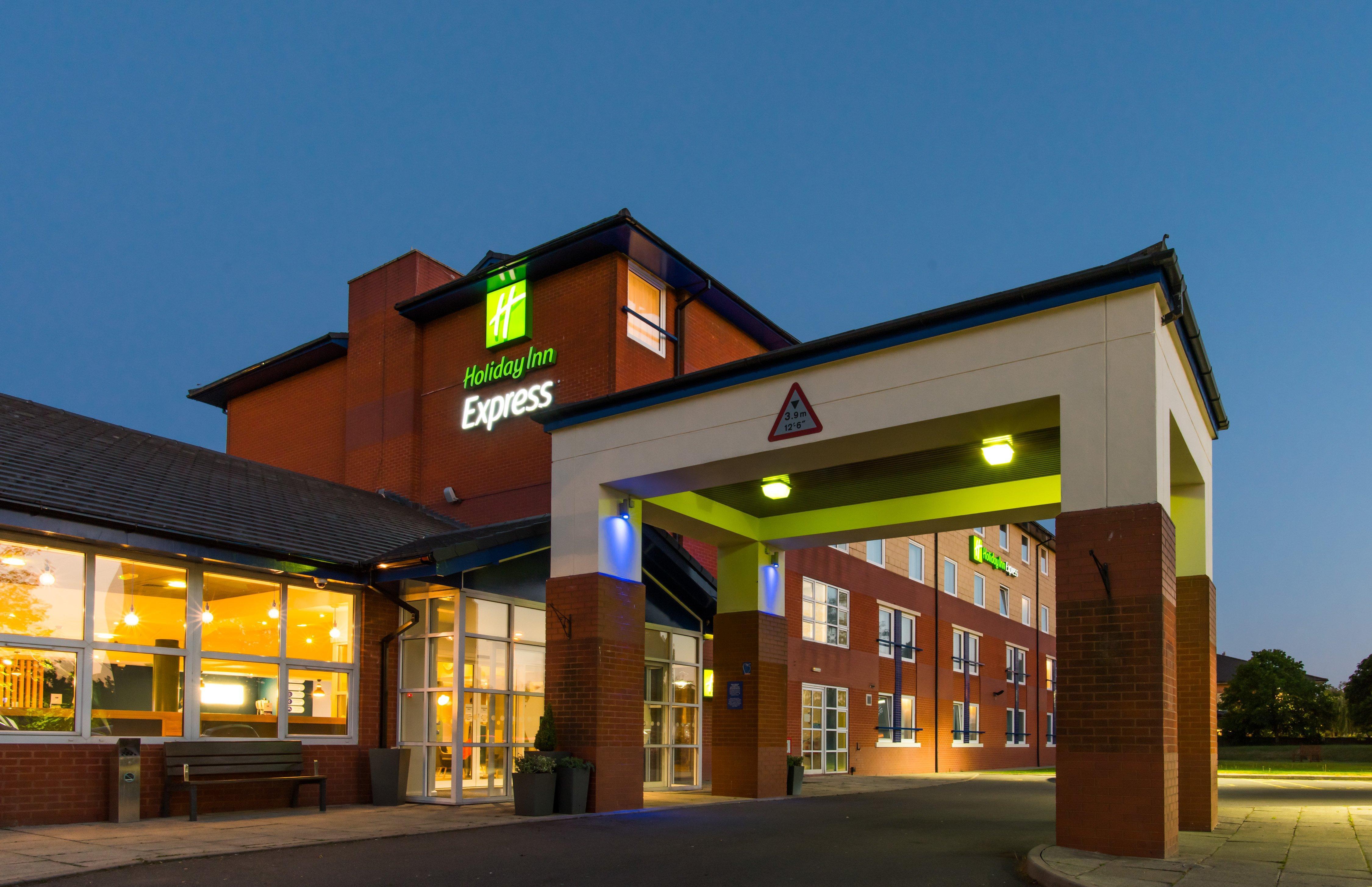 Holiday Inn Express Burton On Trent By Ihg Exterior foto