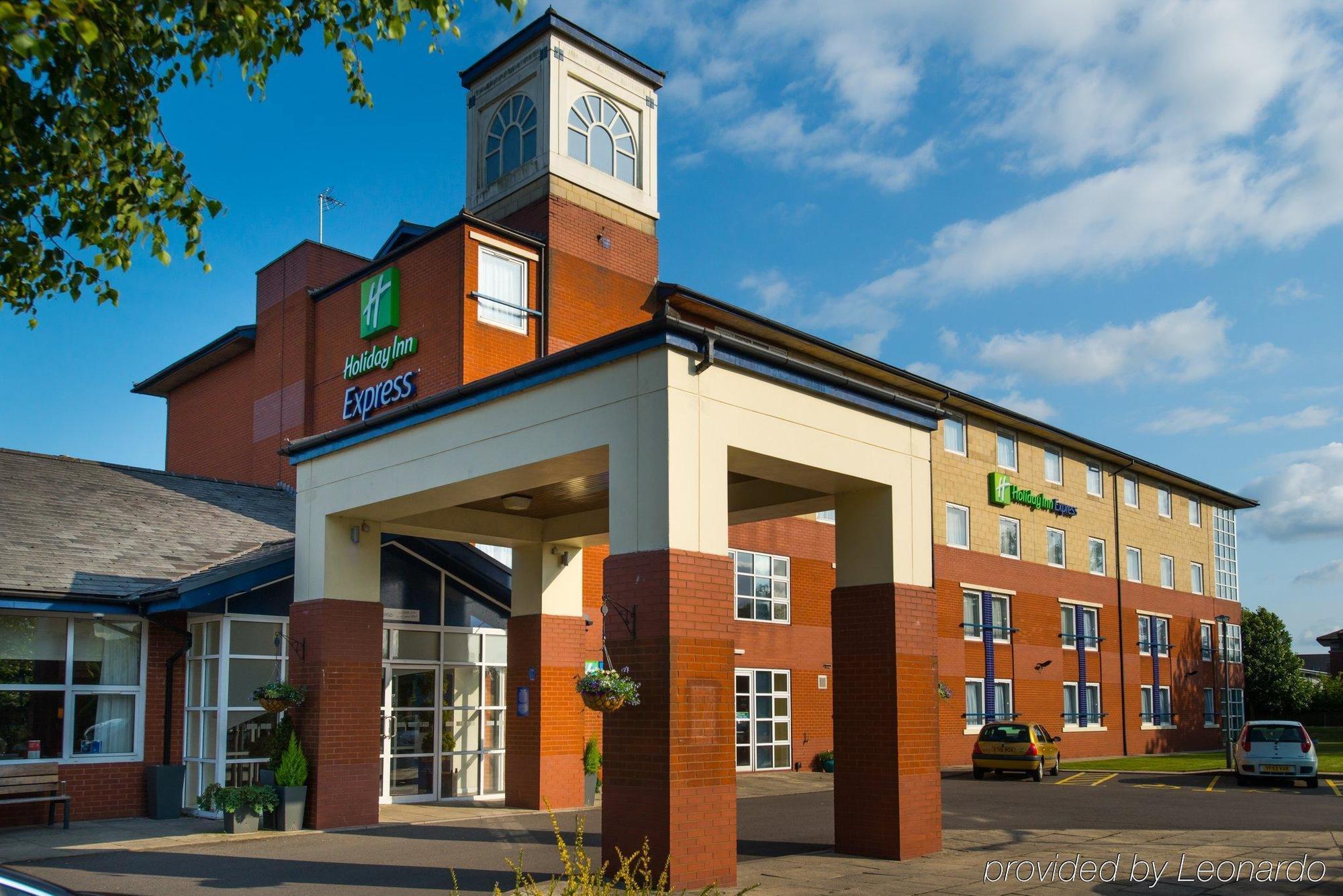 Holiday Inn Express Burton On Trent By Ihg Exterior foto