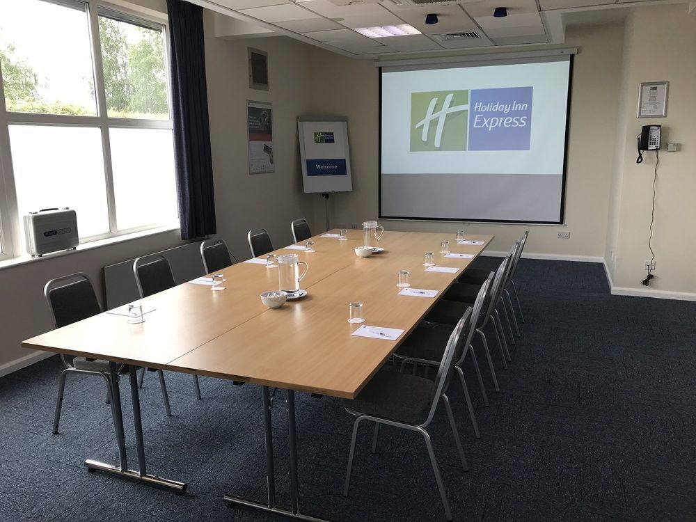 Holiday Inn Express Burton On Trent By Ihg Exterior foto