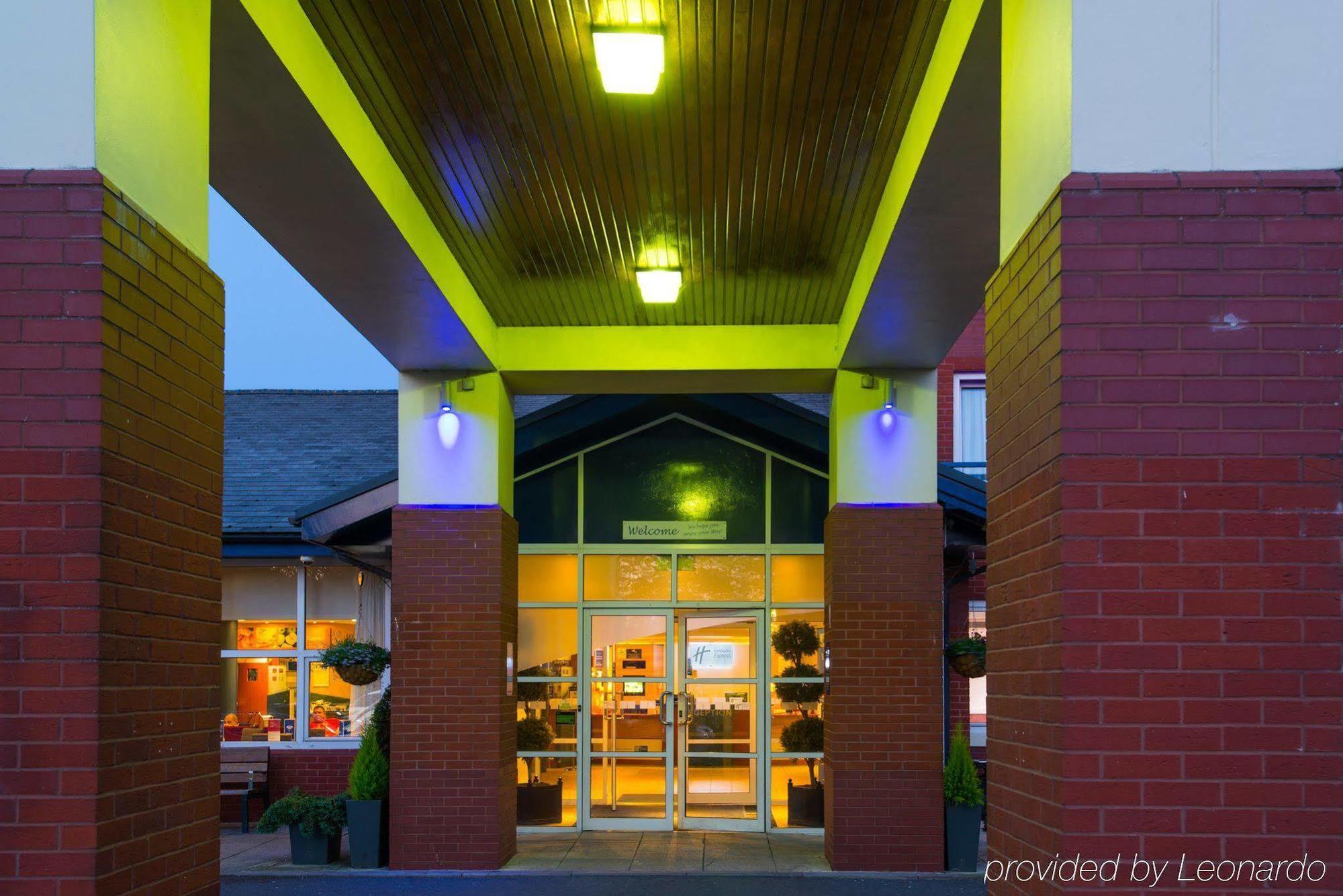 Holiday Inn Express Burton On Trent By Ihg Exterior foto