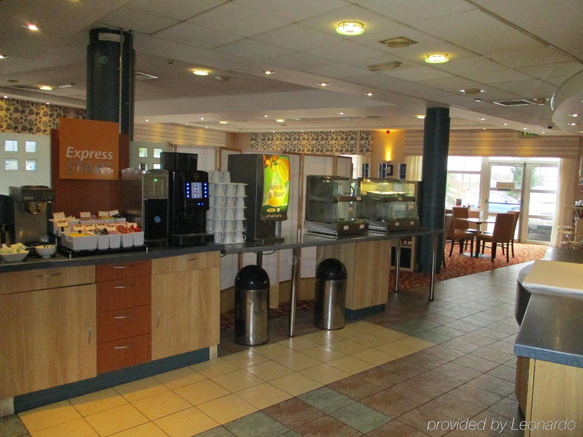 Holiday Inn Express Burton On Trent By Ihg Exterior foto