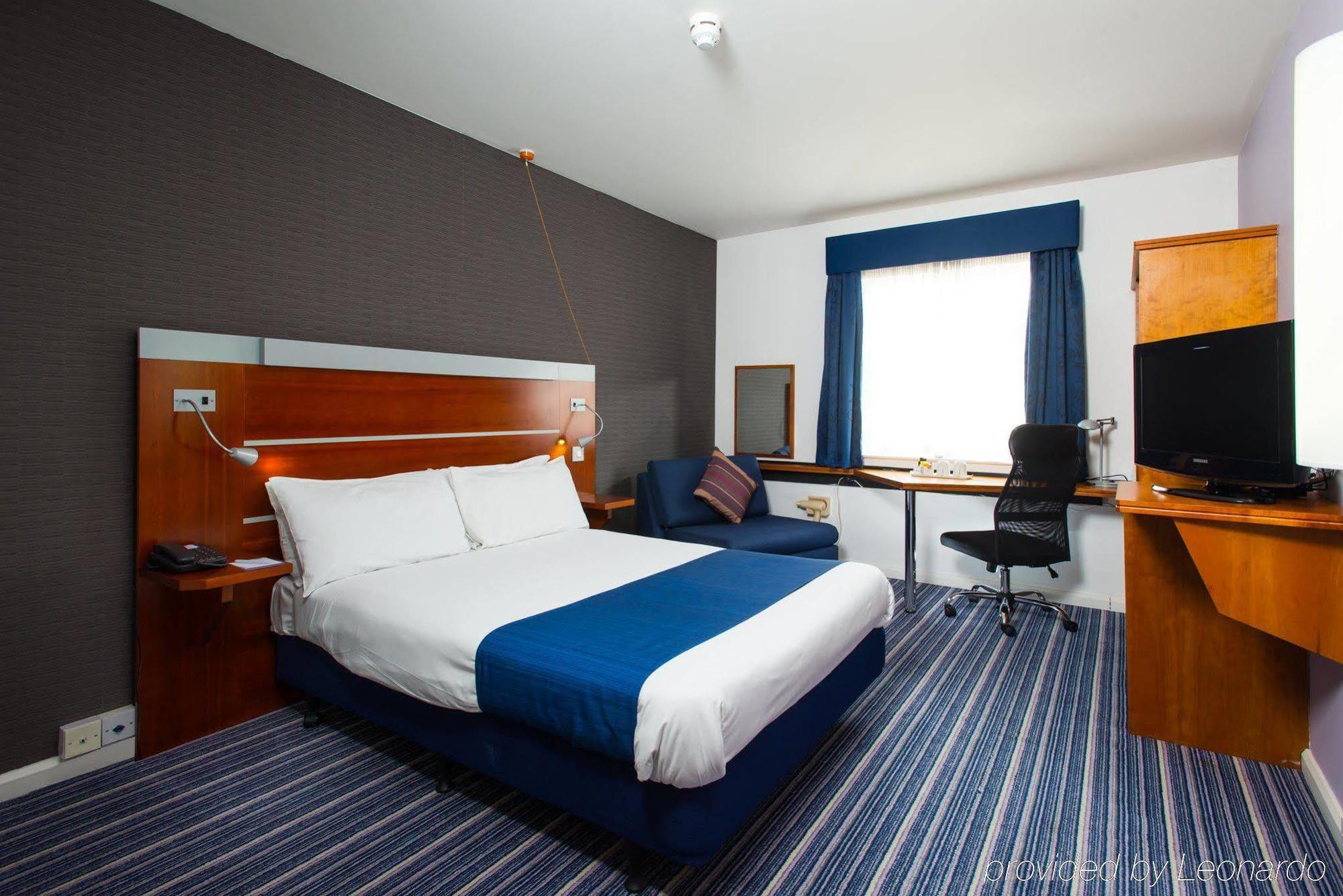 Holiday Inn Express Burton On Trent By Ihg Exterior foto